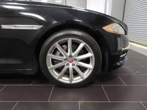 Used 2015 Jaguar XJ image 17