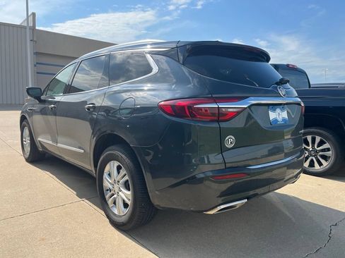 Used 2019 Buick Enclave Essence AWD/4WD image 3