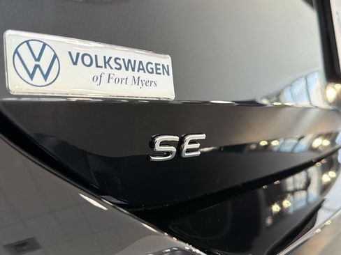 New 2026 Volkswagen Tiguan SE AWD/4WD image 35