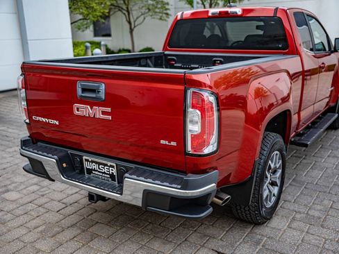 Used 2015 GMC Canyon SLE RWD image 16
