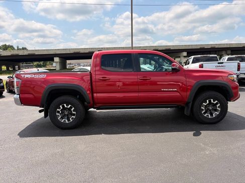 Used 2023 Toyota Tacoma TRD Off-Road AWD/4WD image 9