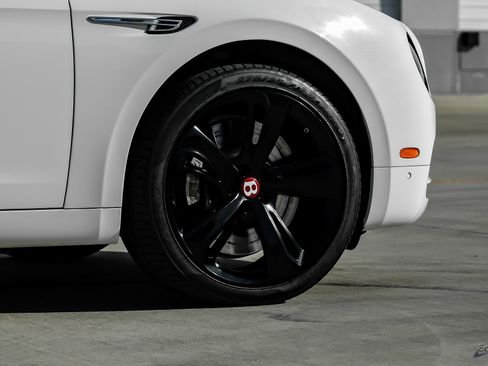 Used 2018 Bentley Flying Spur S V8 image 99