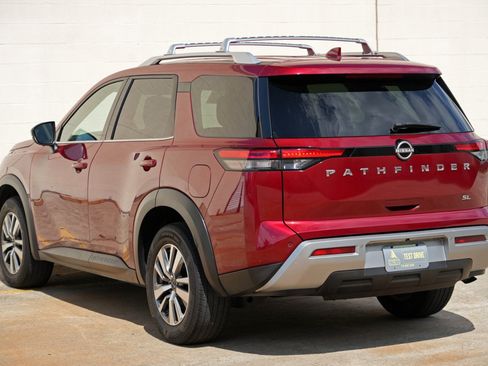 Used 2023 Nissan Pathfinder SL FWD image 48