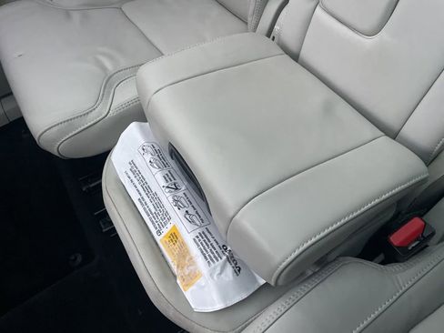 Certified 2024 Volvo XC90 B6 Ultimate image 24