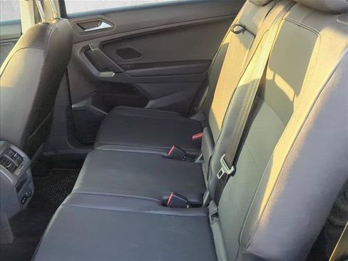 Used 2019 Volkswagen Tiguan SE w/ Panoramic Sunroof Package FWD image 22