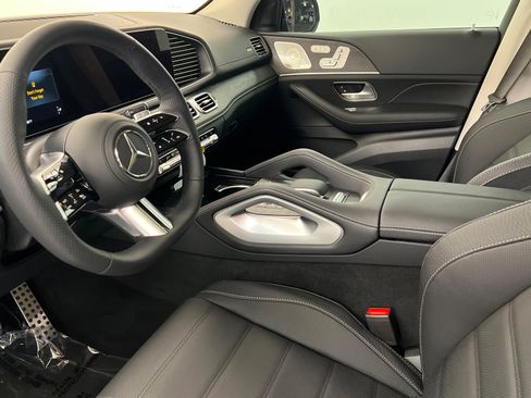 New 2026 Mercedes-Benz GLS 450 4MATIC image 15