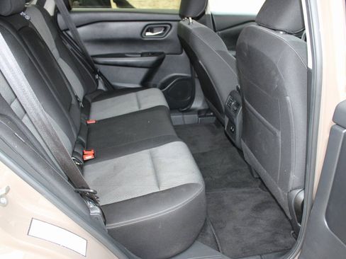 Used 2024 Nissan Rogue SV image 17