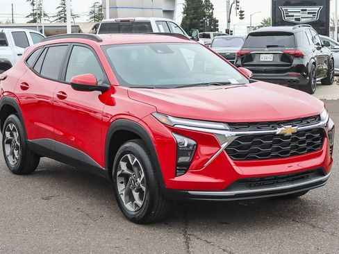 New 2026 Chevrolet Trax LT w/ Driver Confidence Package image 5