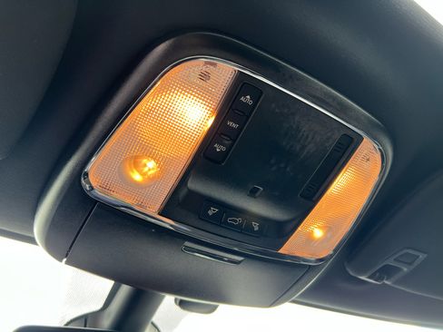 Used 2019 Dodge Durango SXT image 46