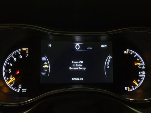 Used 2020 Jeep Grand Cherokee Altitude AWD/4WD image 23