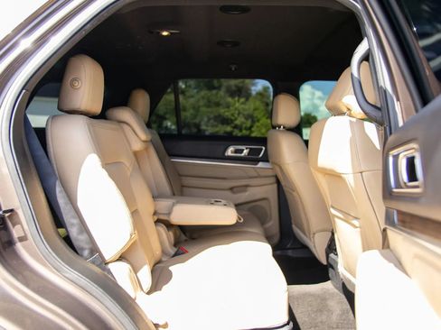 Used 2016 Ford Explorer Limited w/ Equipment Group 301A FWD image 24