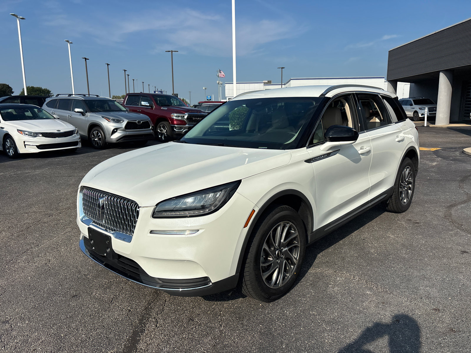 Certified 2022 Lincoln Corsair AWD w/ Equipment Group 101A image 3