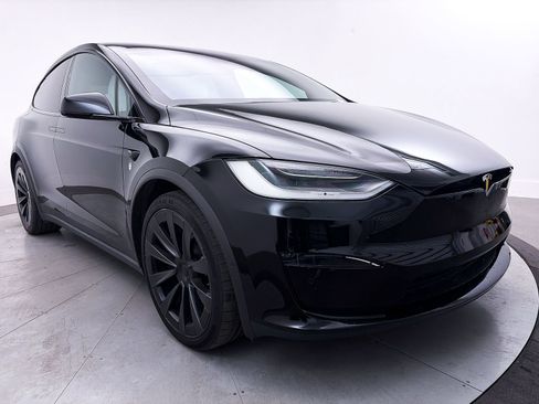 Used 2023 Tesla Model X Plaid image 11