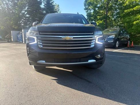 Used 2022 Chevrolet Suburban High Country AWD/4WD image 2