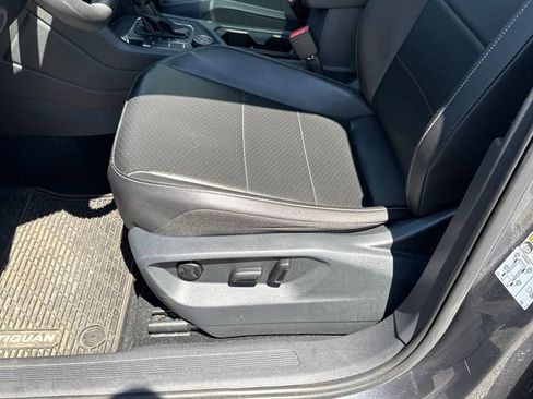Used 2021 Volkswagen Tiguan SE w/ Panoramic Sunroof Package AWD/4WD image 13