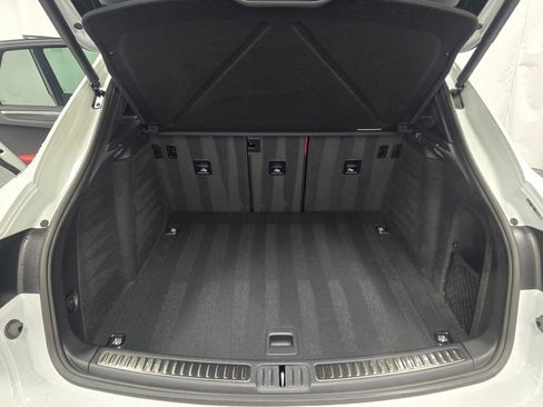 New 2026 Porsche Macan image 12