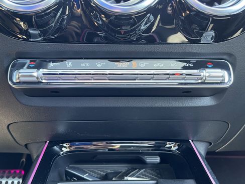 Used 2025 Mercedes-Benz GLA 250 4MATIC image 30