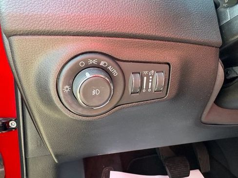 Used 2019 Jeep Compass Limited FWD image 24