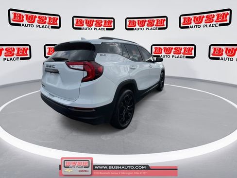 Used 2022 GMC Terrain SLE w/ Driver Convenience Package image 2