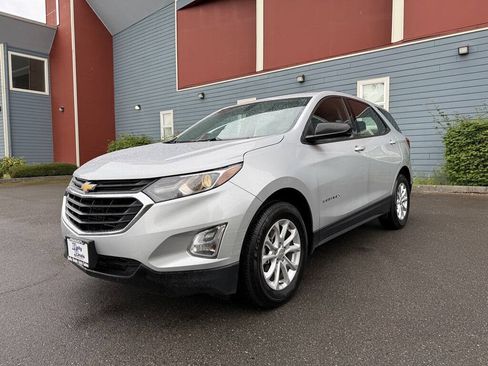 Used 2018 Chevrolet Equinox LS AWD/4WD image 4