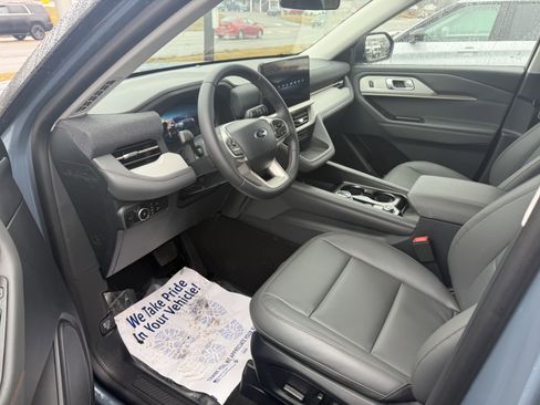 New 2026 Ford Explorer Active w/ Active Comfort Package image 7