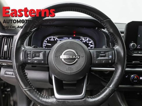 Used 2022 Nissan Pathfinder SV image 10