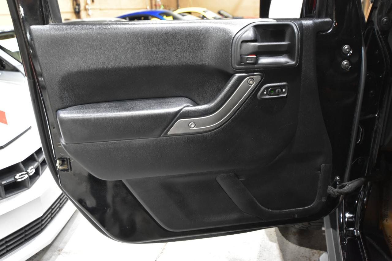 Used 2015 Jeep Wrangler Unlimited Sport AWD/4WD image 11