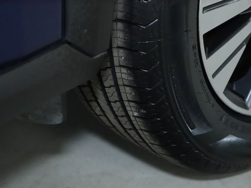 Used 2023 Nissan Rogue SV image 35