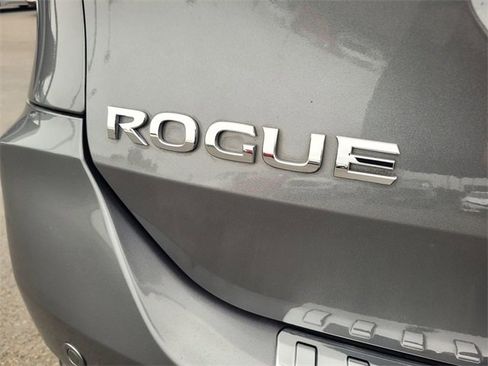 Used 2019 Nissan Rogue SL w/ Premium Package image 10