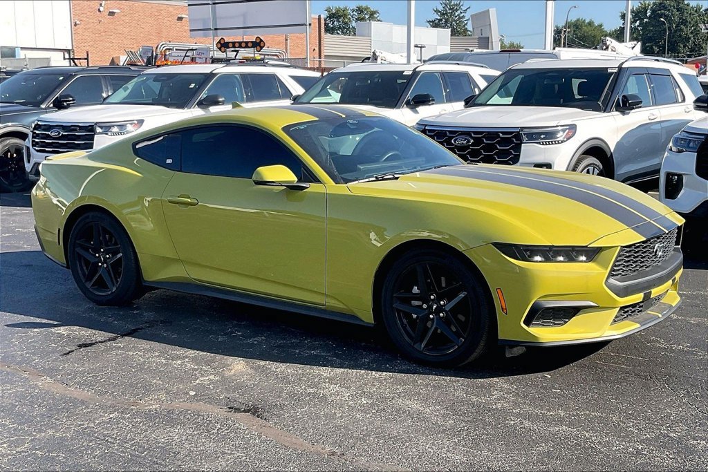 Used 2025 Ford Mustang Premium RWD image 34