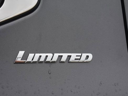 Used 2024 Toyota Tundra Limited AWD/4WD image 12