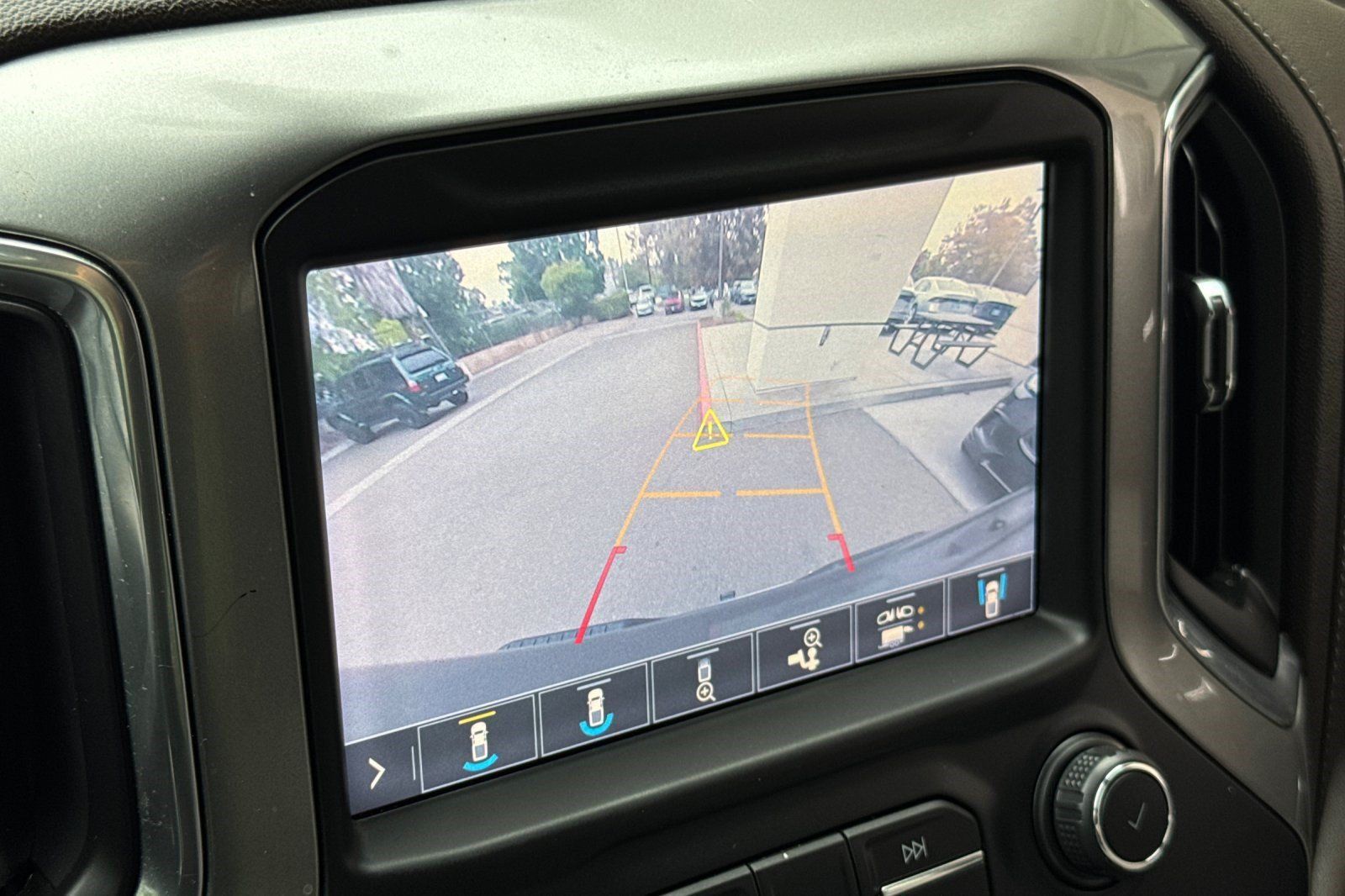 Used 2019 Chevrolet Silverado 1500 LTZ w/ LTZ Premium Package AWD/4WD image 20