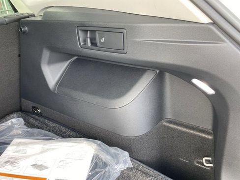 New 2026 Volkswagen Tiguan SE image 63