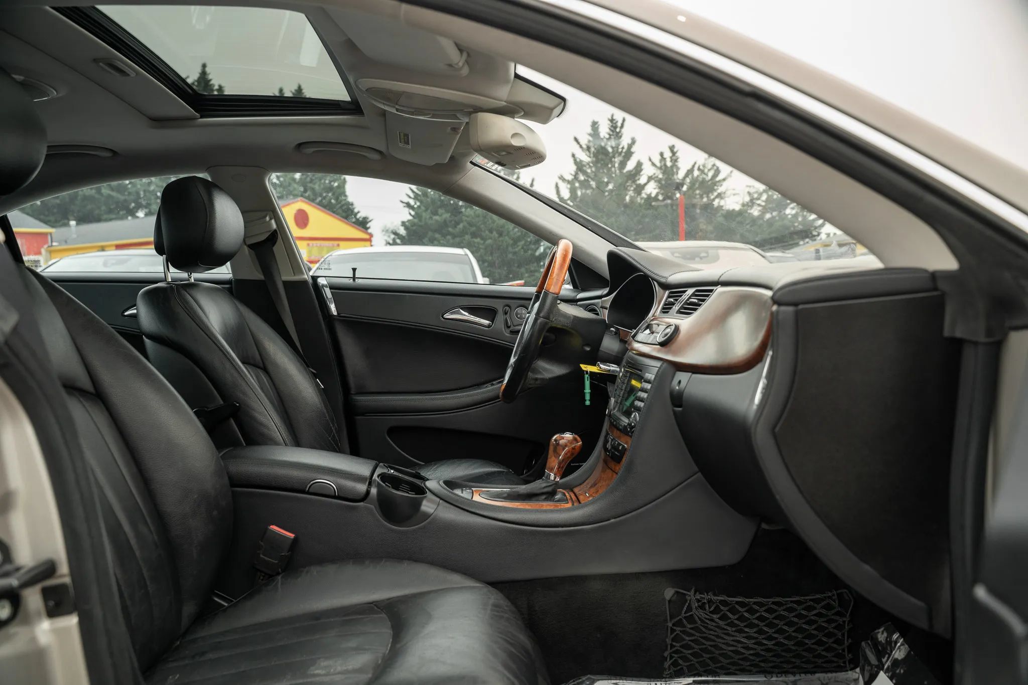 Used 2006 Mercedes-Benz CLS 500 w/ Entertainment Pkg image 11