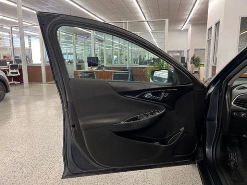 Used 2019 Chevrolet Malibu LT FWD image 19
