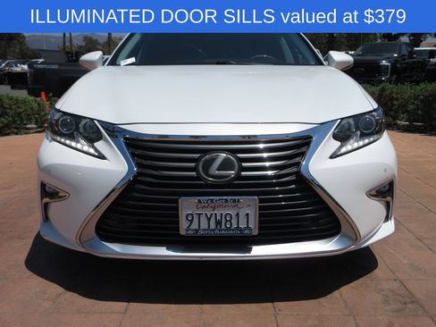 Used 2017 Lexus ES 350 w/ Premium Package FWD image 7