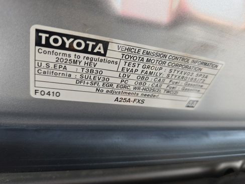 Used 2025 Toyota Camry LE FWD image 42