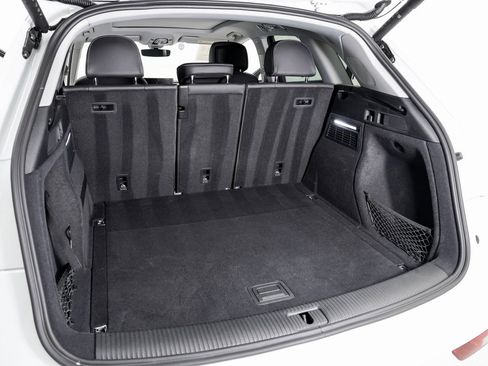 Certified 2025 Audi Q5 2.0T Premium Plus w/ Premium Plus Package image 24