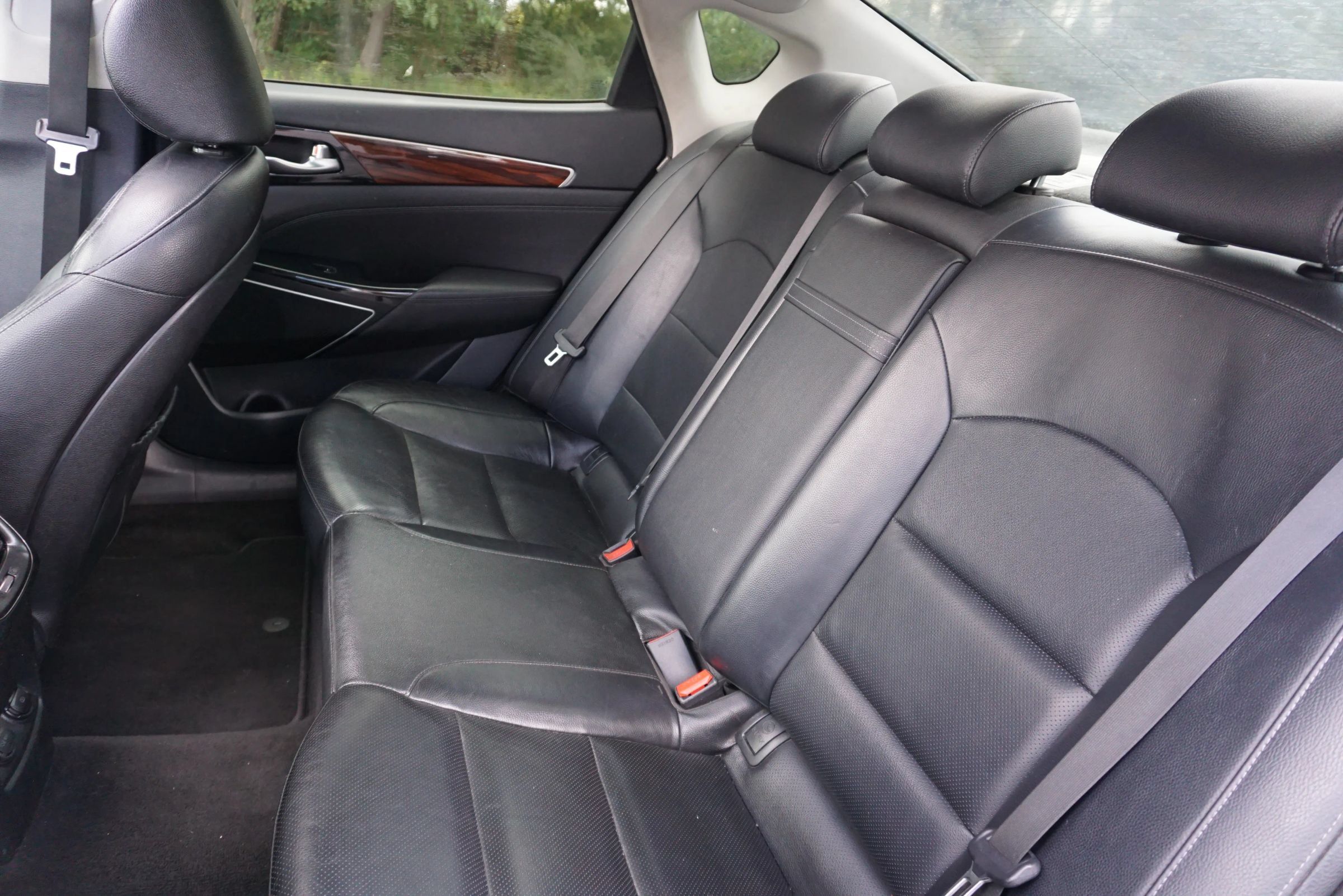 Used 2017 Kia Cadenza Premium w/ Luxury Package FWD image 17