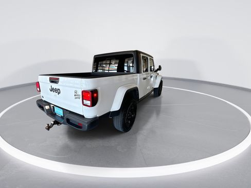 Used 2021 Jeep Gladiator Willys image 8