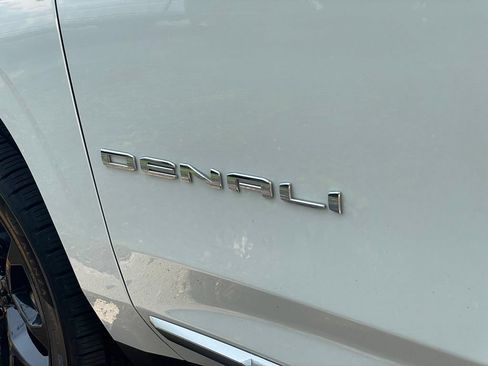 Used 2022 GMC Yukon Denali AWD/4WD image 29