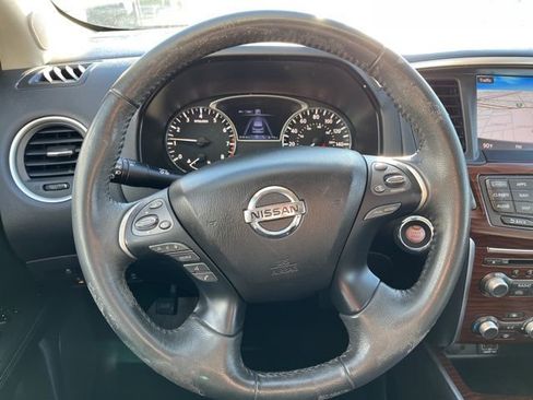 Used 2018 Nissan Pathfinder Platinum AWD/4WD image 38