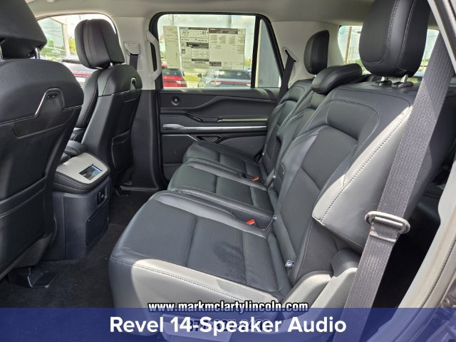 New 2027 Lincoln Navigator Premiere RWD image 10