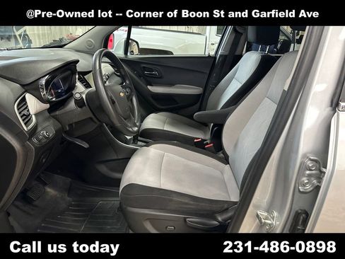Used 2019 Chevrolet Trax LT image 13