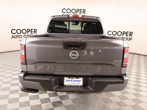 Used 2025 Nissan Frontier SV AWD/4WD image 21