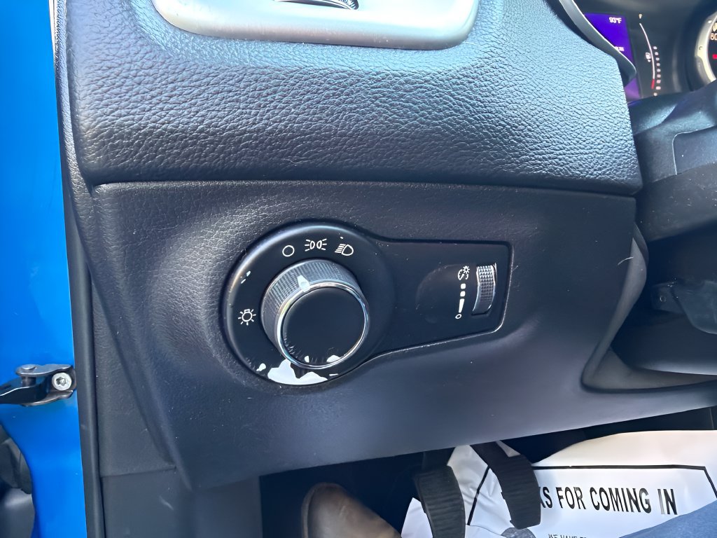 Used 2018 Jeep Compass Sport w/ Mopar Graphics Package FWD image 12