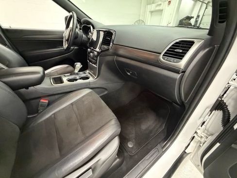 Used 2022 Jeep Grand Cherokee Laredo X AWD/4WD image 29