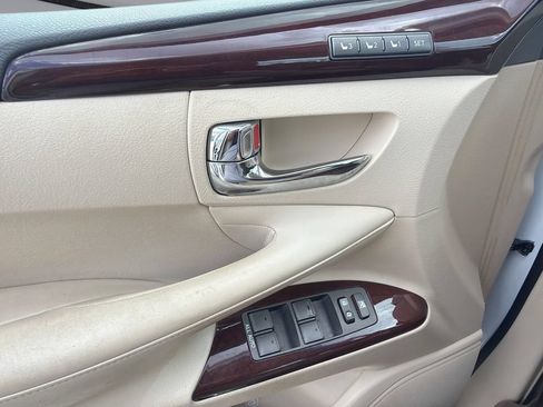 Used 2015 Lexus LX 570 4WD image 29