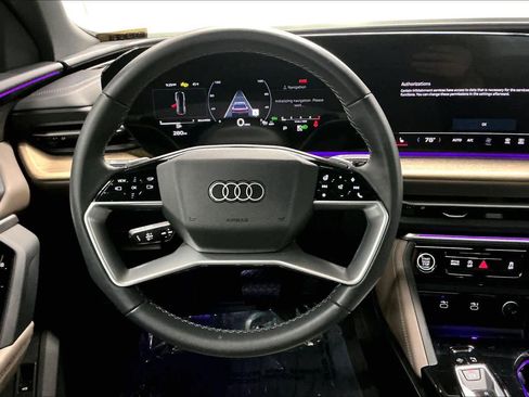 Used 2025 Audi Q5 Premium Plus w/ Premium Plus image 8