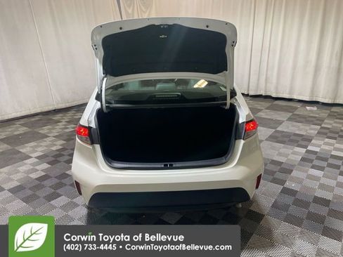 Used 2020 Toyota Corolla LE image 17